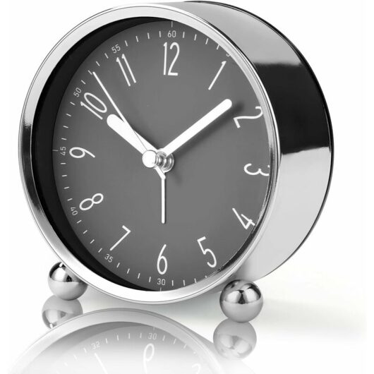Memkey - Non Ticking Alarm Clock, 4'' Quiet Bedside Clock for Heavy Sleepers Battery Operated Analog Clock with Modern Gray Design Large Screen Table