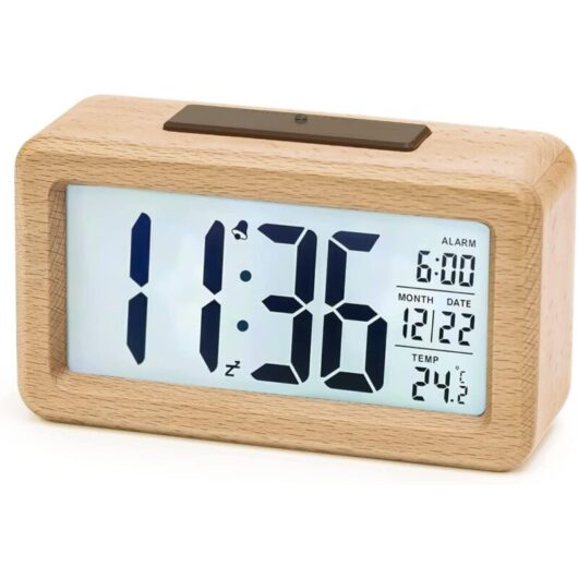 Wooden Digital Alarm Clock, LCD Alarm Clock Non-Ticking Digital Clock with Date Display, Temperature, Snooze Function, Battery Powered Digital Clock